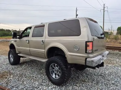 2004 Ford Excursion Limited 4X4 6.0L photo 4