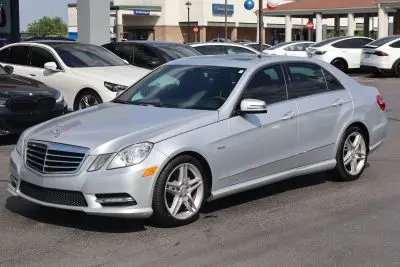2012 Mercedes-Benz E-Class E350 Luxury photo 3