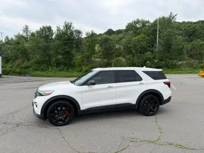 2021 Ford Explorer ST 4WD photo 5