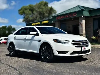 2015 Ford Taurus SEL AWD photo 3