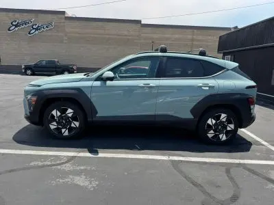 2025 Hyundai Kona SEL Automatic photo 4