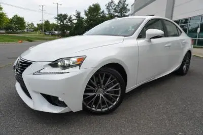 2016 Lexus IS 350 200t photo 3