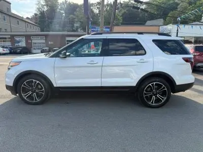2015 Ford Explorer Sport 4x4 photo 4