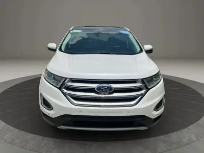 2015 Ford Edge Titanium photo 2
