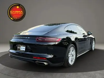 2017 Porsche Panamera Base photo 5