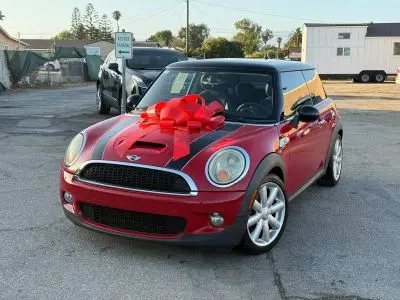 2009 MINI Cooper S photo 2