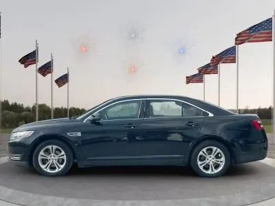 2018 Ford Taurus SEL AWD photo 4