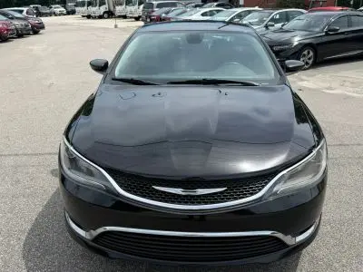 2016 Chrysler 200 Limited photo 3