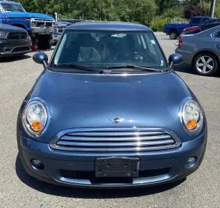 2010 MINI Cooper Base photo 2