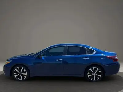 2018 Nissan Altima 2.5 SR photo 5