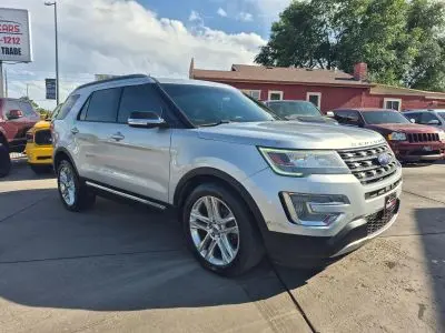2016 Ford Explorer XLT 4WD photo 3
