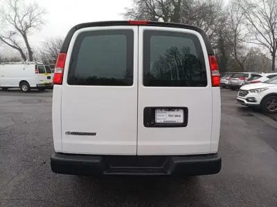 2019 Chevrolet Express Work Van HD 2500 photo 4
