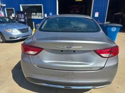 2015 Chrysler 200 Limited photo 4