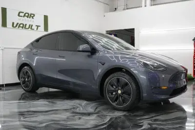 2023 Tesla Model Y Long Range Dual Motor All-Wheel Drive photo 4