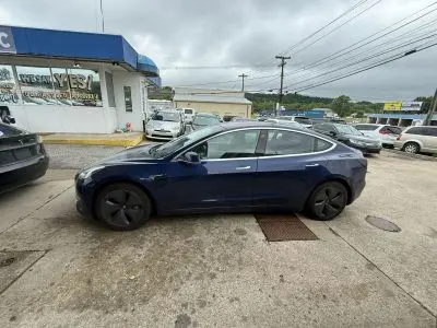 2018 Tesla Model 3 Long Range photo 2