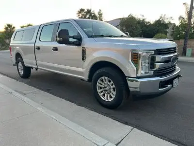2019 Ford F-250 XL Crew Cab 8' Box photo 3