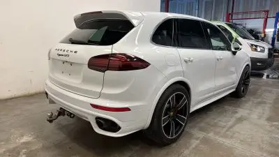 2016 Porsche Cayenne GTS photo 4