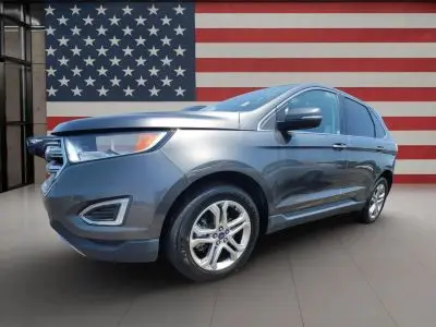 2018 Ford Edge Titanium AWD photo 2