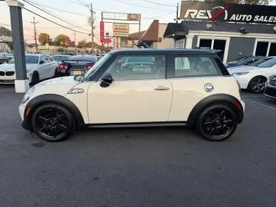2013 MINI Cooper S photo 3
