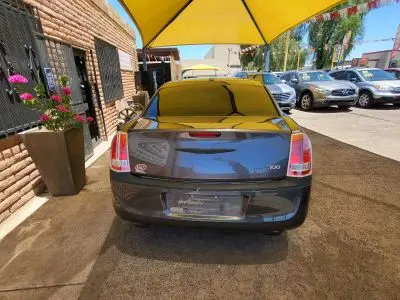 2014 Chrysler 300 Base photo 3