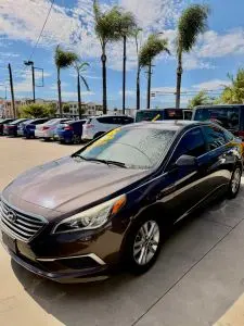 2017 Hyundai Sonata SE photo 2