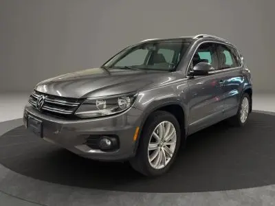 2013 Volkswagen Tiguan 2.0T SE photo 3
