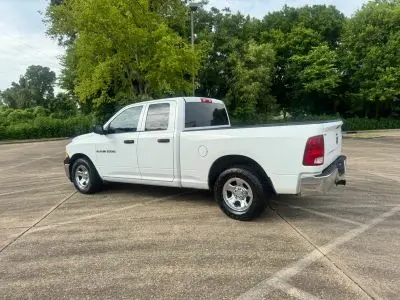 2011 RAM 1500 ST Quad Cab photo 2