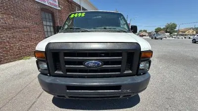 2008 Ford E-Series E-250 Van photo 2