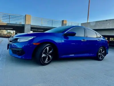 2016 Honda Civic Touring CVT photo 4