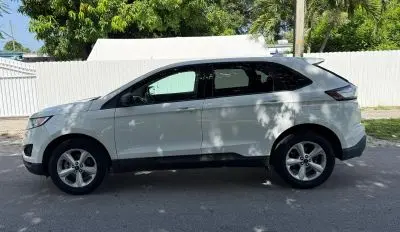 2016 Ford Edge SE photo 3