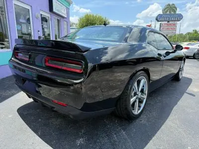 2015 Dodge Challenger R/T Plus photo 5