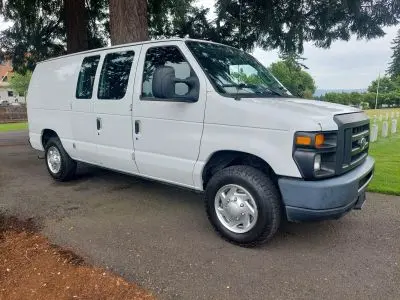 2013 Ford E-Series E-150 Van photo 4