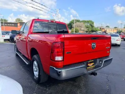 2018 RAM 1500 SLT 4x4 Crew Cab 5'7 photo 4