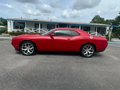 2016 Dodge Challenger R/T Plus photo 4