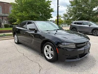 2015 Dodge Charger SE photo 3