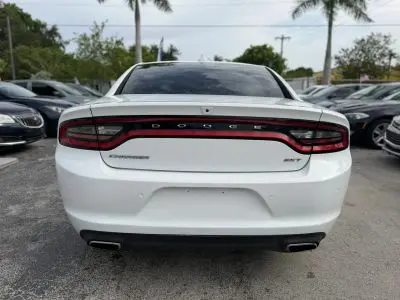 2018 Dodge Charger SXT Plus photo 5