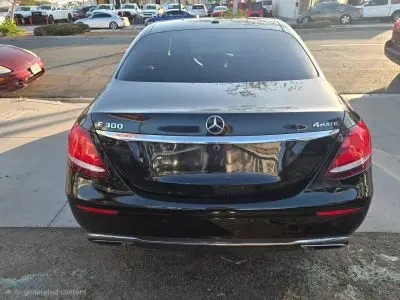2017 Mercedes-Benz E-Class E300 4MATIC photo 3
