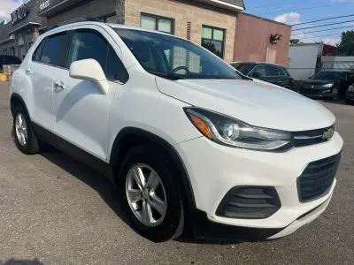 2019 Chevrolet Trax LT photo 2