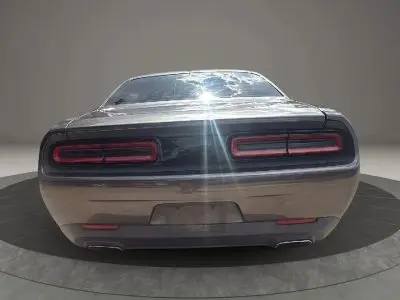2016 Dodge Challenger SXT photo 5