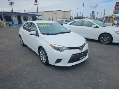 2016 Toyota Corolla LE AT photo 3