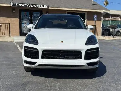 2023 Porsche Cayenne GTS photo 2