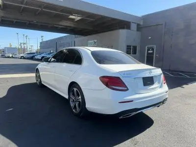 2019 Mercedes-Benz E-Class E300 photo 4