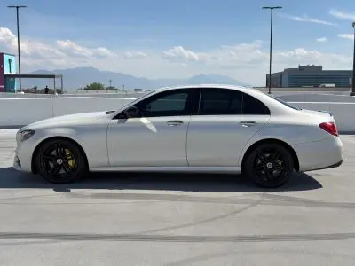 2018 Mercedes-Benz E-Class E300 photo 3