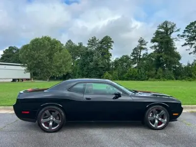 2013 Dodge Challenger SXT photo 2