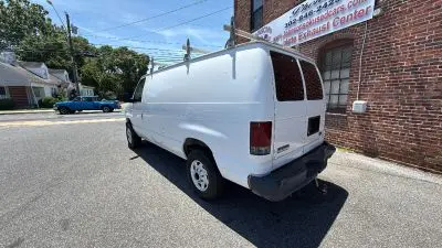 2008 Ford E-Series E-250 Van photo 4