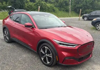 2021 Ford Mustang-Mach-e Select photo 2