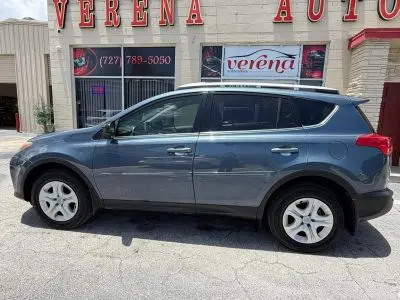 2013 Toyota RAV4 LE photo 3