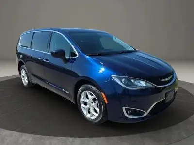 2018 Chrysler Pacifica Touring Plus photo 5