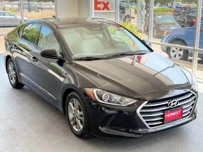 2017 Hyundai Elantra 2.0 SE A/T photo 3