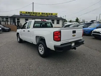 2017 Chevrolet Silverado 1500 Work Truck 1WT Double Cab Std Box photo 3